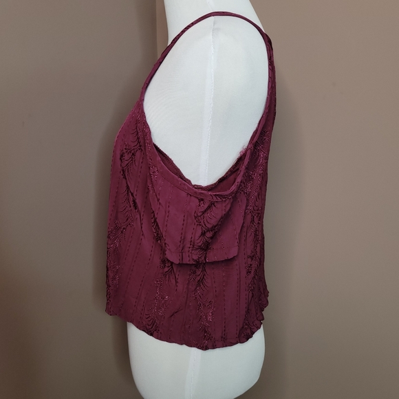 Kendall & Kylie Cold Shoulder Top - Small - Picture 2 of 9
